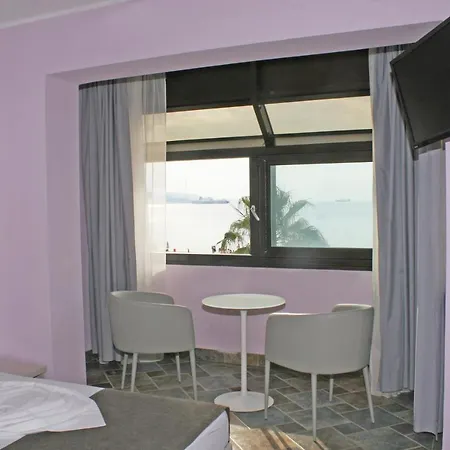 Bb Oasis Bed & Breakfast *