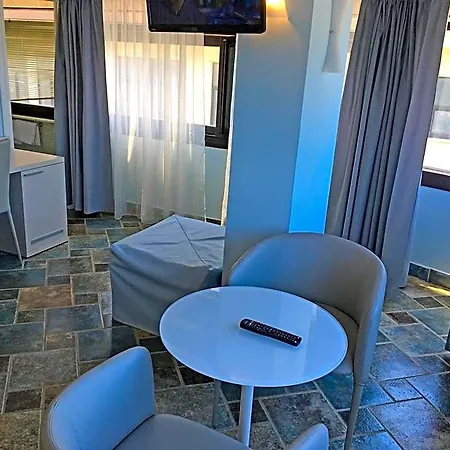 Bb Oasis Bed & Breakfast