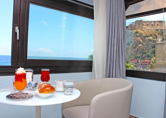 לינה וארוחת בוקר Bb Oasis שילה