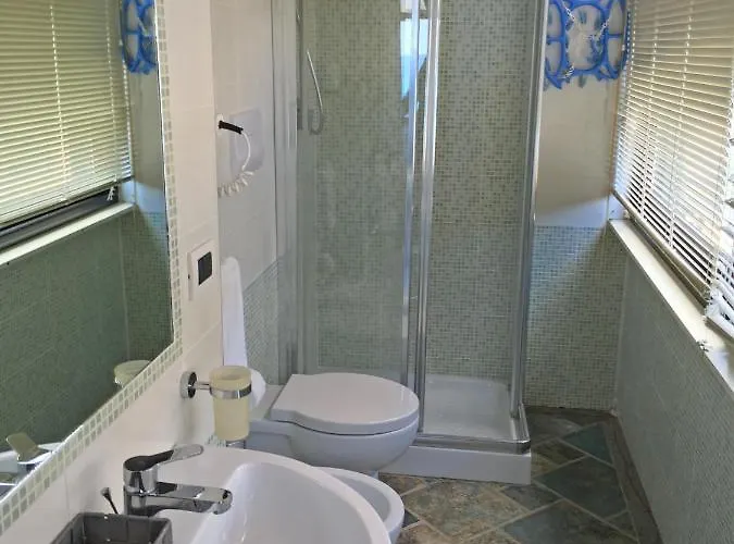 Bb Oasis לינה וארוחת בוקר 3*